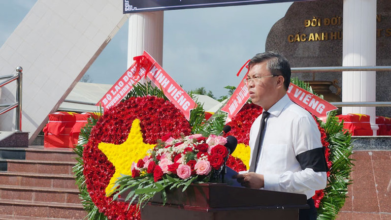 Phó Chủ tịch Ủy ban nhân dân tỉnh Kiên Giang Nguyễn Lưu Trung phát biểu.