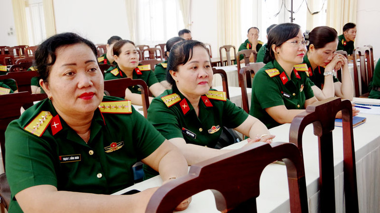 Đại biểu tham gia buổi đối thoại.