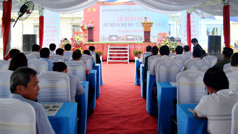 Quang cảnh lễ xuất quân.