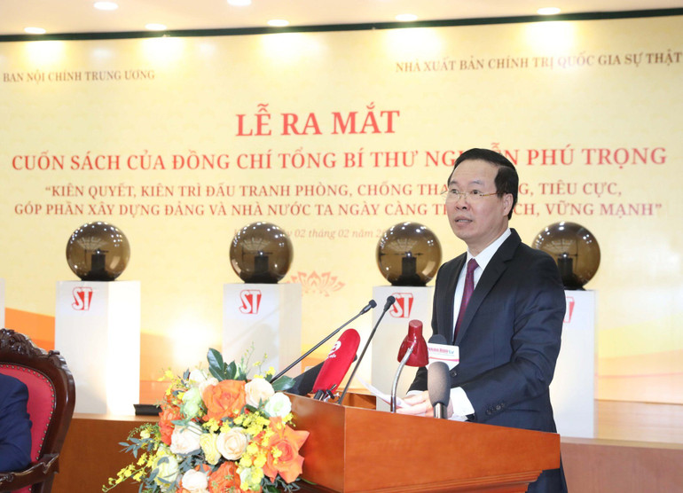 Đồng chí Võ Văn Thưởng, Ủy viên Bộ Chính trị, Thường trực Ban Bí thư phát biểu tại buổi lễ ra mắt sách sáng ngày 02/2/2023 . Ảnh: TTXVN