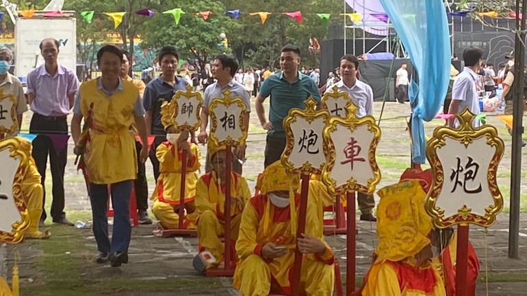 Thi đấu cờ tướng tại lễ hội Hoa Lư năm 2023. (Ảnh: Lê Hồng)