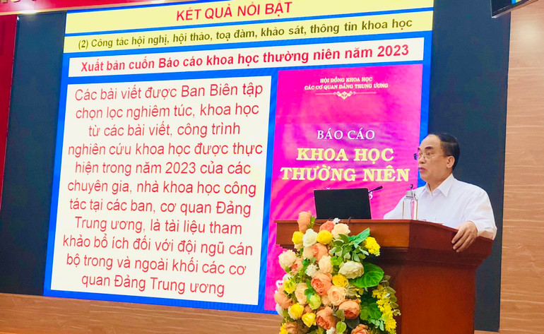 Đồng chí PGS,TS Vũ Văn Phúc trình bày tóm tắt dự thảo Báo cáo kết quả 6 tháng đầu năm. Đồng chí PGS,TS Vũ Văn Phúc trình bày tóm tắt dự thảo Báo cáo kết quả 6 tháng đầu năm.