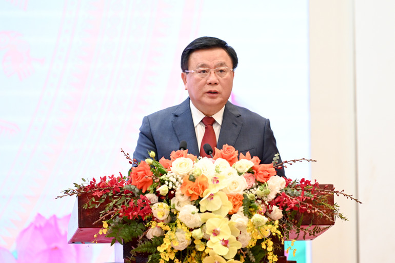 Đồng chí Nguyễn Xuân Thắng, Ủy viên Bộ Chính trị, Giám đốc Học viện Chính trị quốc gia Hồ Chí Minh, Chủ tịch Hội đồng Lý luận Trung ương phát biểu đề dẫn. (Ảnh: THẾ ĐẠI)