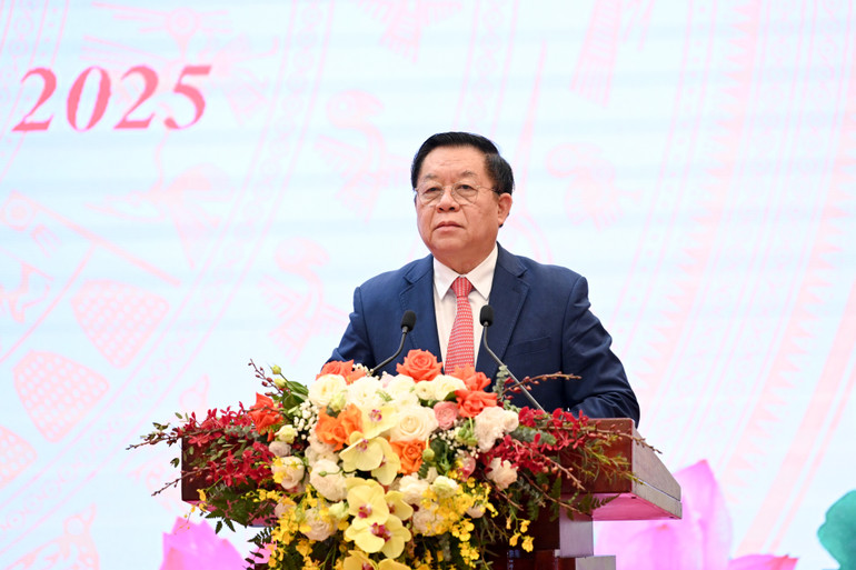 Đồng chí Nguyễn Trọng Nghĩa, Ủy viên Bộ Chính trị, Bí thư Trung ương Đảng, Trưởng Ban Tuyên giáo và Dân vận Trung ương kết luận Hội thảo (Ảnh: THẾ ĐẠI)