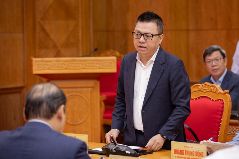 Đồng chí Tổng Biên tập Báo Nhân Dân Lê Quốc Minh phát biểu tại buổi làm việc. (Ảnh: SƠN TÙNG)