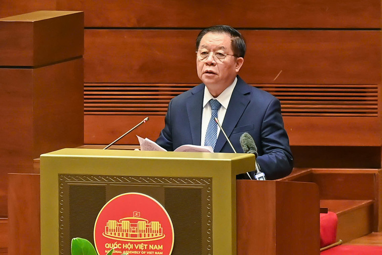 Đồng chí Nguyễn Trọng Nghĩa phát biểu bế mạc hội nghị. (Ảnh DUY LINH)