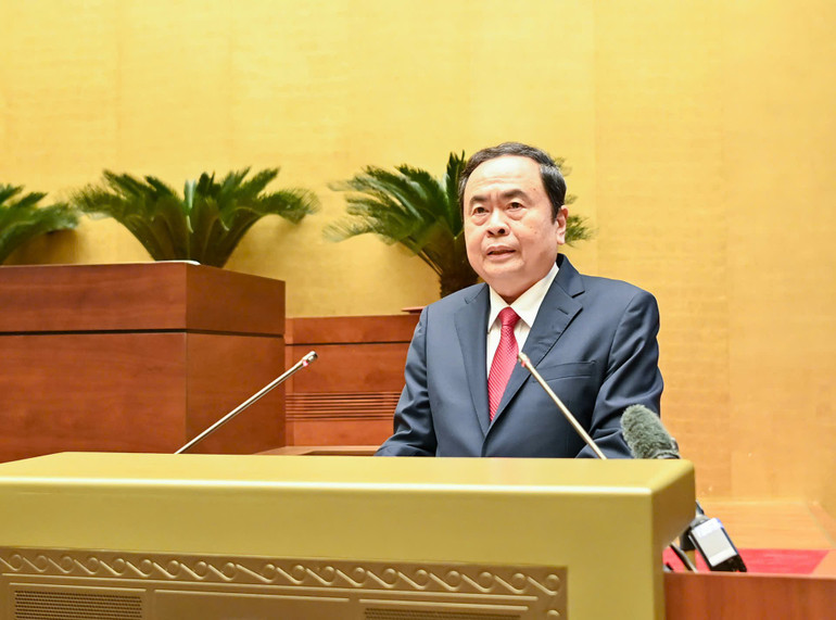 Chủ tịch Quốc hội Trần Thanh Mẫn giới thiệu chuyên đề về sửa đổi Hiến pháp và pháp luật. (Ảnh DUY LINH)