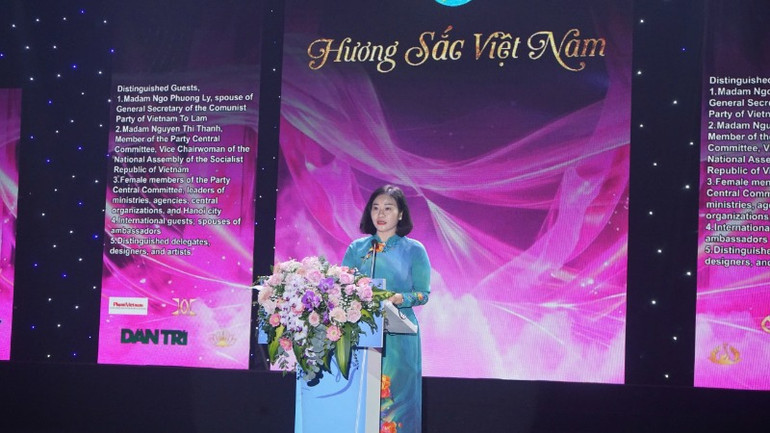 Chủ tịch Hội Liên hiệp Phụ nữ Việt Nam Nguyễn Thị Tuyến phát biểu khai mạc chương trình. Chủ tịch Hội Liên hiệp Phụ nữ Việt Nam Nguyễn Thị Tuyến phát biểu khai mạc chương trình.