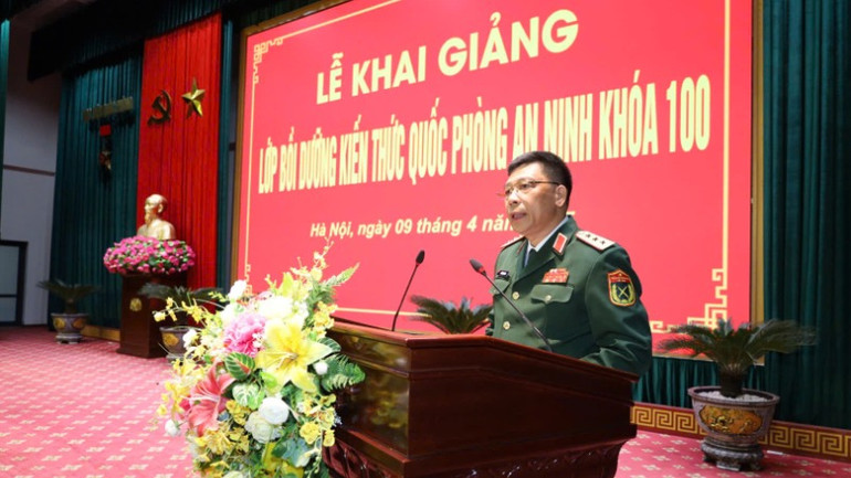Thượng tướng Trần Việt Khoa, Giám đốc Học viện Quốc phòng phát biểu tại buổi lễ.