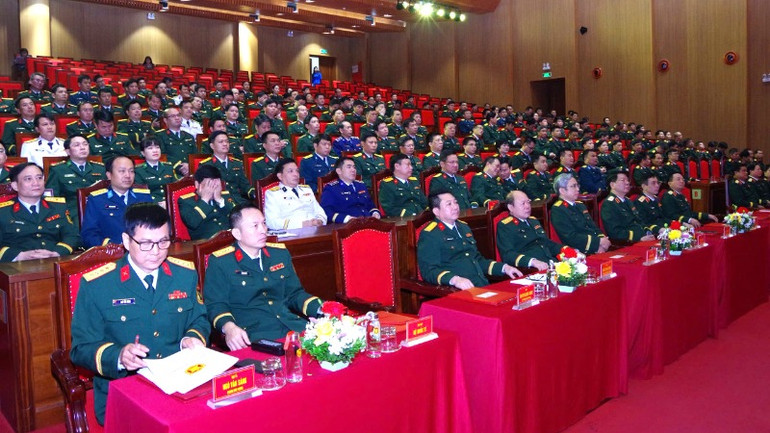 Các đại biểu tham dự buổi lễ.