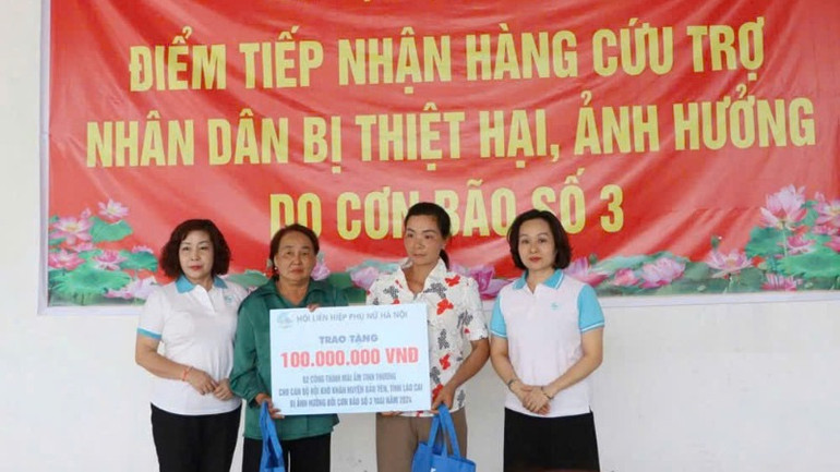 Hội Liên hiệp Phụ nữ Hà Nội hỗ trợ hội viên, phụ nữ bị ảnh hưởng bởi cơn bão số 3.