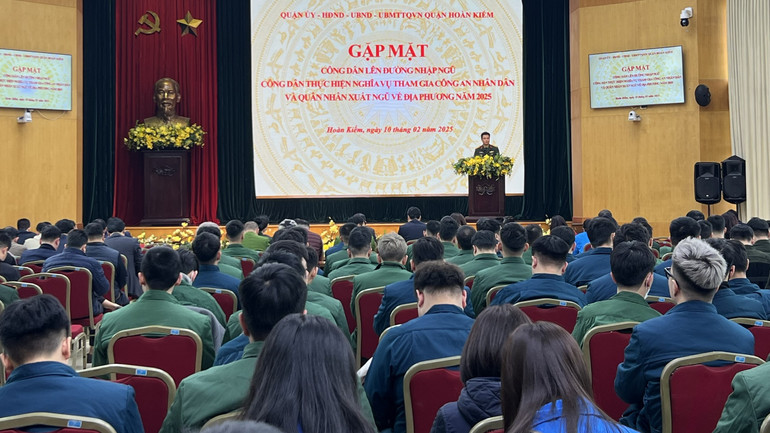 Quang cảnh buổi gặp mặt. Quang cảnh buổi gặp mặt.