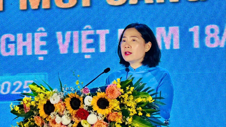Chủ tịch Hội Liên hiệp Phụ nữ thành phố Hà Nội Lê Kim Anh phát biểu. Chủ tịch Hội Liên hiệp Phụ nữ thành phố Hà Nội Lê Kim Anh phát biểu.