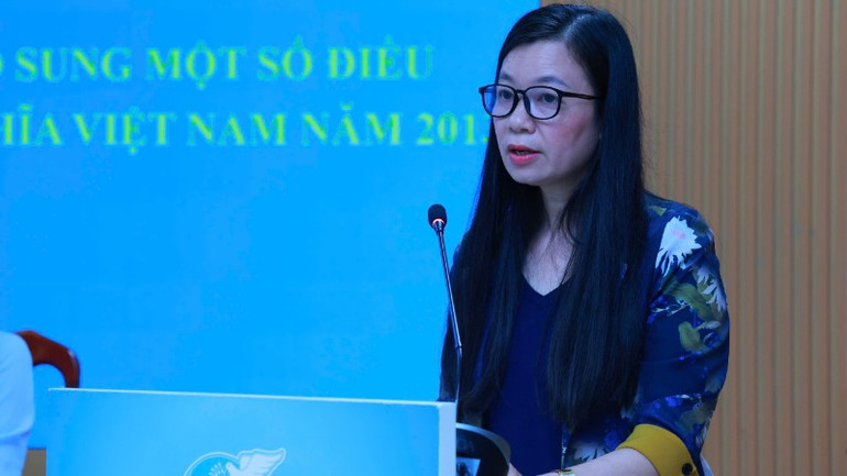 Phó Chủ tịch Hội Liên hiệp Phụ nữ Việt Nam Nguyễn Thị Thu Hiền phát biểu tại hội nghị.