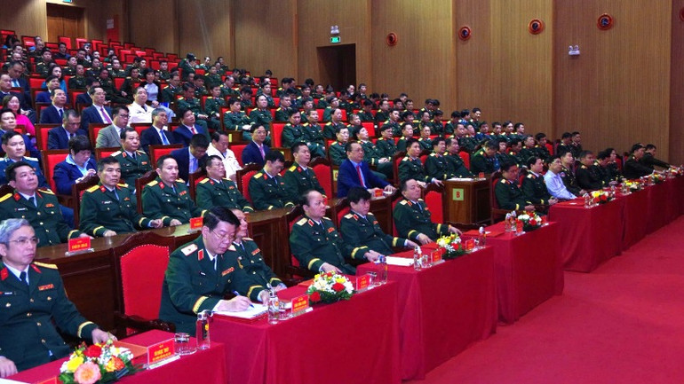 Các đại biểu tham dự buổi lễ.