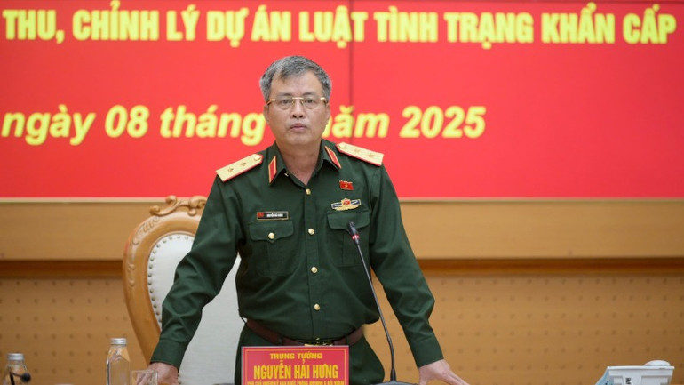 Trung tướng Nguyễn Hải Hưng, Phó Chủ nhiệm Ủy ban Quốc phòng, An ninh và Đối ngoại của Quốc hội điều hành buổi làm việc. Trung tướng Nguyễn Hải Hưng, Phó Chủ nhiệm Ủy ban Quốc phòng, An ninh và Đối ngoại của Quốc hội điều hành buổi làm việc.