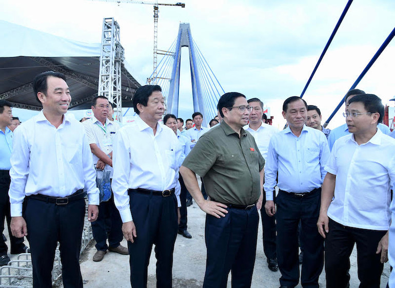 Thủ tướng thị sát công trường xây dựng cầu Mỹ Thuận 2