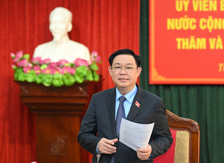 Chủ tịch Quốc hội Vương Đình Huệ phát biểu kết luận buổi làm việc với tỉnh Tuyên Quang.