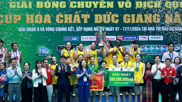 VTV Bình Điền Long An đăng quang chức vô địch quốc gia 2024, tháng 11/2024. (Ảnh VFV)