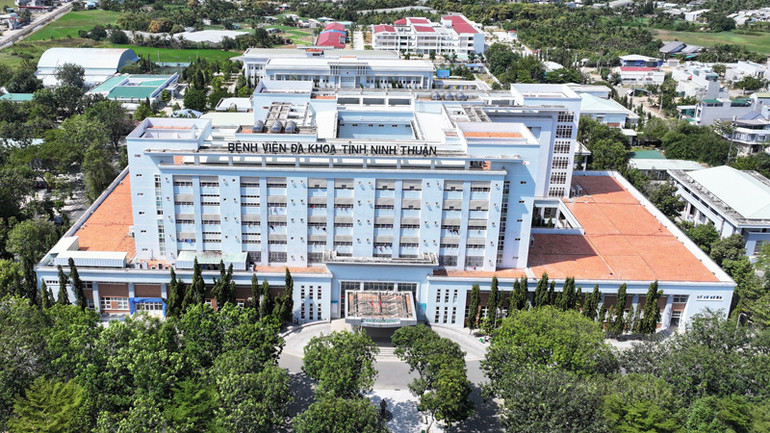 Bệnh viện đa khoa tỉnh Ninh Thuận đạt chuẩn bệnh viện hạng 1 cấp tỉnh theo quy chuẩn của Bộ Y tế được trang bị hiện đại, đã đáp ứng tốt nhu cầu chăm sóc sức khỏe cho nhân dân tại địa phương và các tỉnh lân cận.