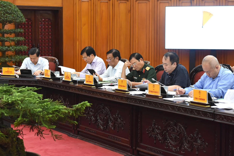 Đại diện lãnh đạo các bộ, ban, ngành tham dự hội nghị.