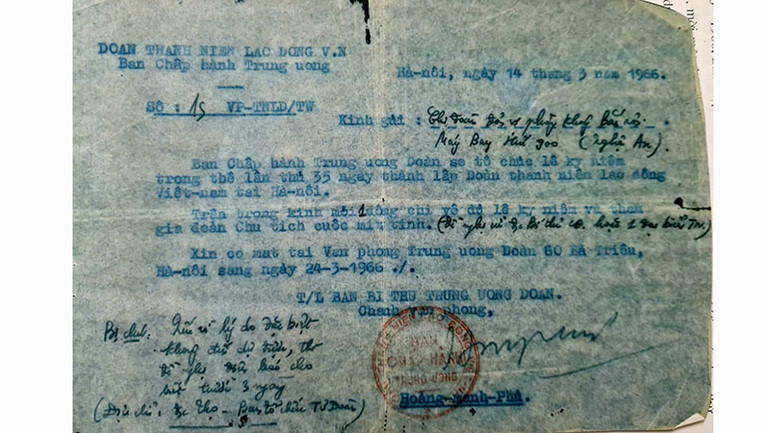 Thư của Ban Chấp hành Trung ương Đoàn Thanh niên Lao động Việt Nam mời một đại biểu đơn vị bắn rơi chiếc máy bay thứ 900 đến dự lễ.