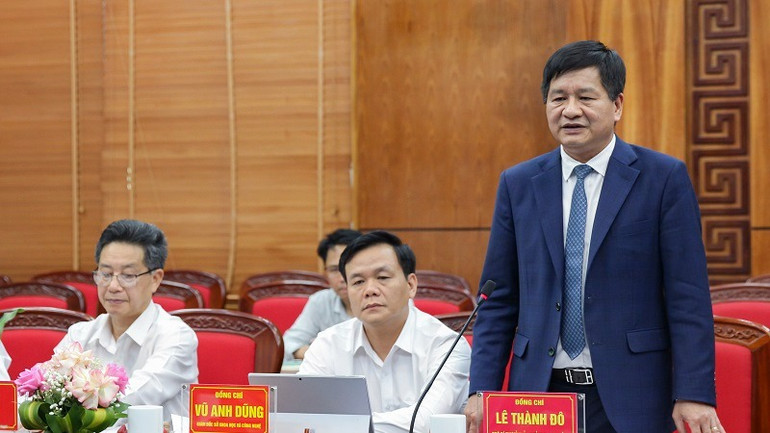 Đồng chí Lê Thành Đô, Chủ tịch Ủy ban nhân dân tỉnh Điện Biên, phát biểu tại buổi thỏa thuận các nội dung hợp tác giữa tỉnh Điện Biên và Đại học Bách Khoa Hà Nội, trong giai đoạn 2025-2030.