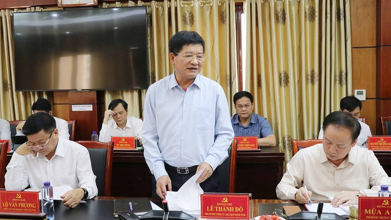 Đồng chí Lê Thành Đô, Chủ tịch Ủy ban nhân dân tỉnh Điện Biên làm rõ một số kết quả nổi bật trong phát triển kinh tế, thực hiện chuyển đổi số tại Điện Biên.