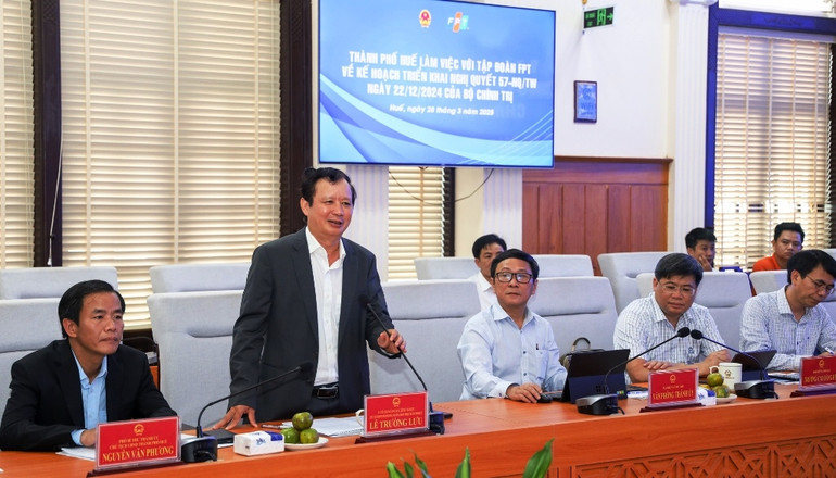 Ông Lê Trường Lưu, Bí thư Thành ủy, Chủ tịch HĐND thành phố Huế chia sẻ tại sự kiện.