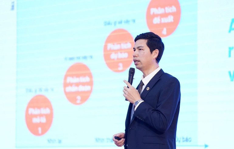 Tổng Giám đốc Công ty Cổ phần MISA Lê Hồng Quang phát biểu tại hội thảo.