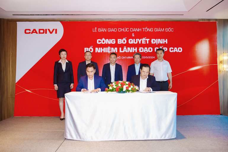 Lễ ký Biên bản bàn giao chức danh Tổng Giám đốc và người đại diện pháp luật của CTCP Dây cáp điện Việt Nam (CADIVI) chiều 3/5/2024.