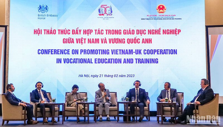 Các đại biểu trao đổi tại hội thảo. (Ảnh: Nhật Quang) Các đại biểu trao đổi tại hội thảo. (Ảnh: Nhật Quang)