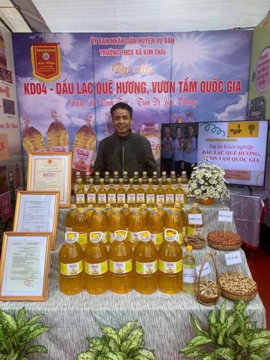 Ông Phạm Văn Tiến, chủ cơ sở sản xuất dầu lạc Tiến Thuấn.