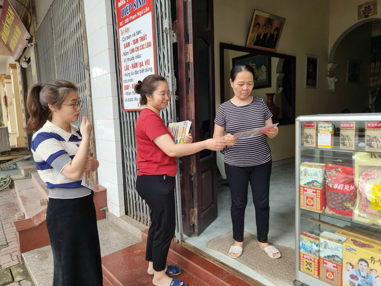 Tuyên truyền cho người dân về sắp xếp đơn vị hành chính trên địa bàn thành phố Hưng Yên.