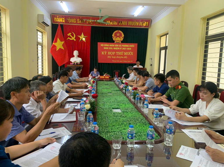 Kỳ họp chuyên đề HĐND xã Phương Chiểu thông qua Nghị quyết về sắp xếp đơn vị hành chính cấp xã.