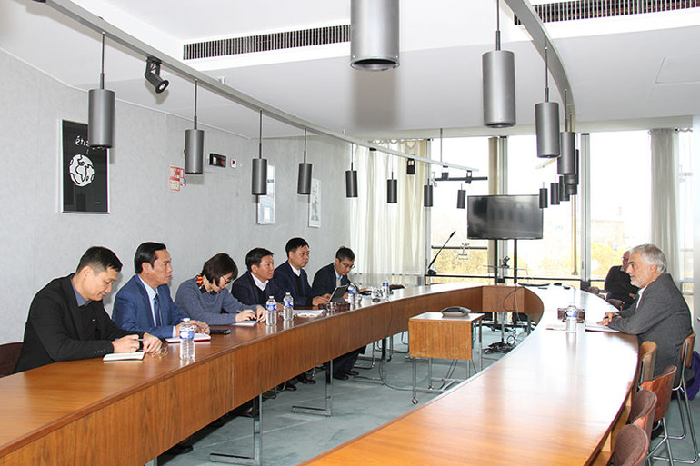 Đồng chí Taylan Coskun đánh giá cao quan hệ truyền thống, gắn bó giữa hai Đảng Cộng sản Việt Nam và Pháp. (Ảnh: Khải Hoàn)