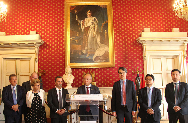 Đại sứ Đinh Toàn Thắng bày tỏ tin tưởng rằng quan hệ hữu nghị-hợp tác giữa đảo Corse và Việt Nam sẽ phát triển mạnh trong thời gian tới.