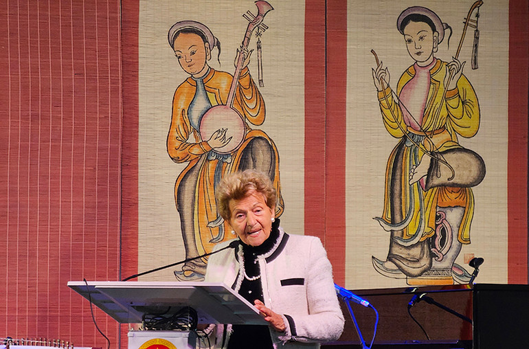 Bà Hélène Luc cho biết, sau khi Hiệp định Paris được ký kết, có nhà báo từng dự báo: 100 năm sau Việt Nam mới trở thành nước hiện đại. Vậy mà chỉ sau 50 năm, các bạn Việt Nam đã thực hiện được điều đó. (Ảnh: Minh Duy)