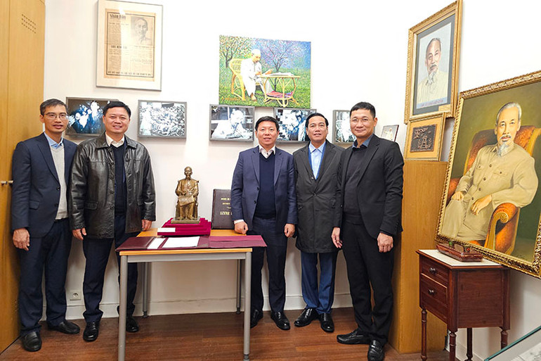 Đoàn Ban Tuyên giáo Trung ương thăm Không gian Hồ Chí Minh tại Bảo tàng Lịch sử sống. (Ảnh: Minh Duy)