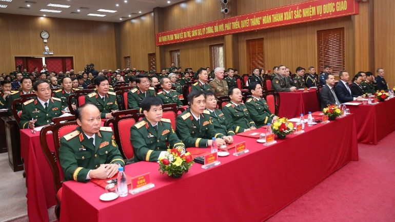 Các đại biểu tham dự Lễ Bế giảng.