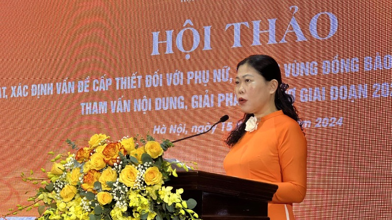 Trưởng ban Dân tộc-Tôn giáo Lò Thị Thu Thủy phát biểu khai mạc Hội thảo.