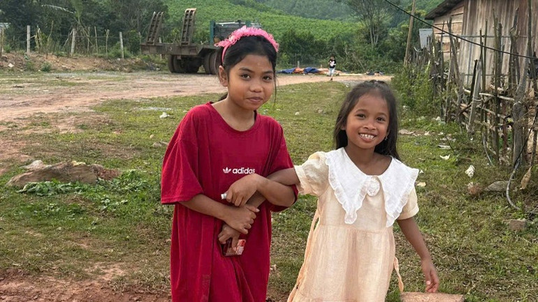 Nụ cười hồn nhiên của trẻ thơ. Nụ cười hồn nhiên của trẻ thơ.