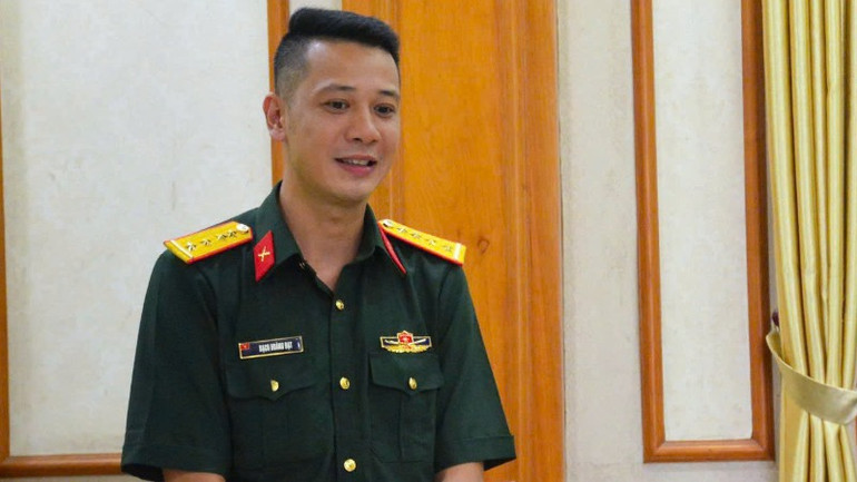 Biên kịch, Đại úy Bạch Hoàng Đạt.