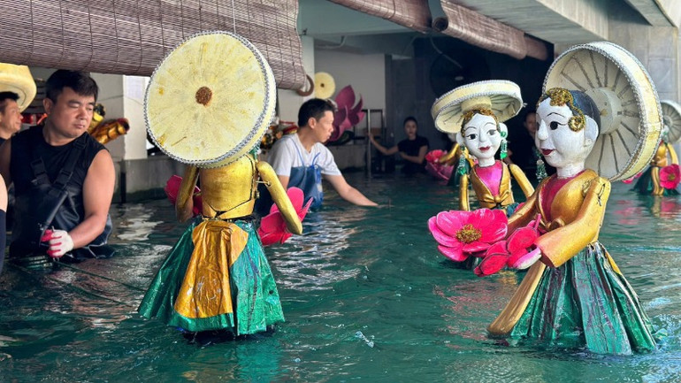 Tạo hình nhân vật đậm chất dân gian.