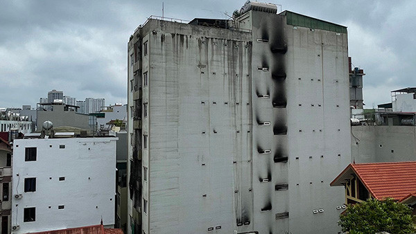 Chung cư mini tại phố Khương Hạ, quận Thanh Xuân, Hà Nội sau vụ cháy. (Ảnh: Nhật Quang)