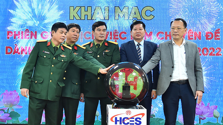 Khai mạc phiên giao dịch việc làm chuyên đề dành cho bộ đội xuất ngũ. (Ảnh: THỦY NGUYÊN)