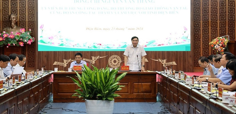 Đồng chí Trần Quốc Cường, Ủy viên Trung ương Đảng, Bí thư Tỉnh ủy Điện Biên phát biểu tại buổi làm việc. Đồng chí Trần Quốc Cường, Ủy viên Trung ương Đảng, Bí thư Tỉnh ủy Điện Biên phát biểu tại buổi làm việc.