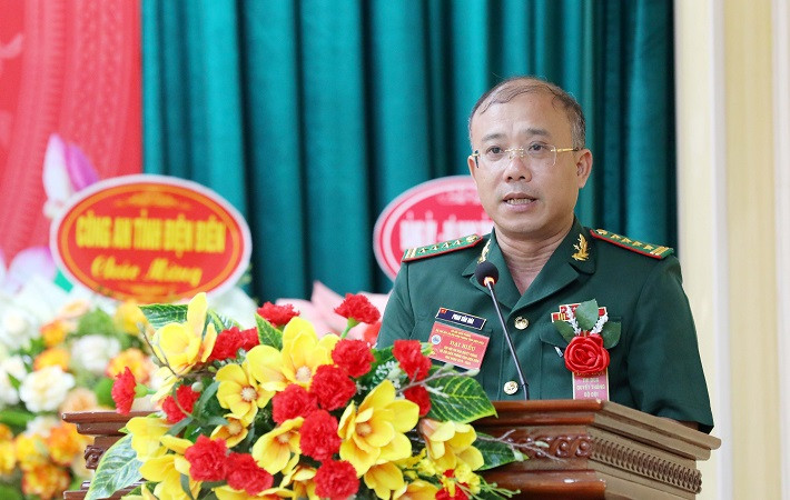 Đại tá Phan Văn Hóa, Chỉ huy trưởng Bộ Chỉ huy Bộ đội Biên phòng tỉnh Điện Biên báo cáo kết quả thực hiện phong trào thi đua quyết thắng của Bộ đội Biên phòng Điện Biên trong 5 năm qua.