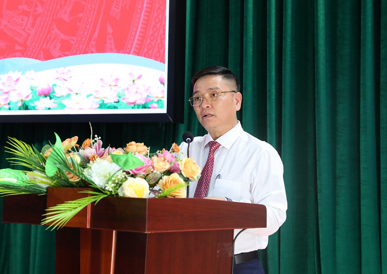 Ông Nguyễn Công Tám, Tổng Giám đốc Công ty cổ phần phần cao-su Điện Biên phát biểu chỉ đạo tại hội nghị.