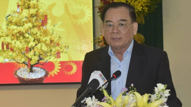 Chủ tịch Ủy ban nhân dân tỉnh Bến Tre Trần Ngọc Tam phát biểu tại buổi họp mặt. (Ảnh: HOÀNG TRUNG)